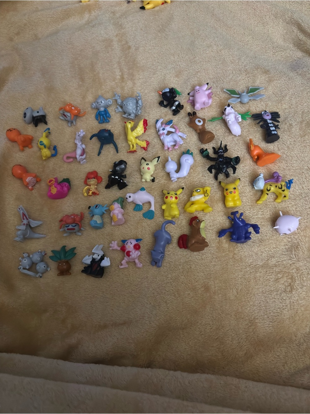 Huge 41 micro figures RL / PK